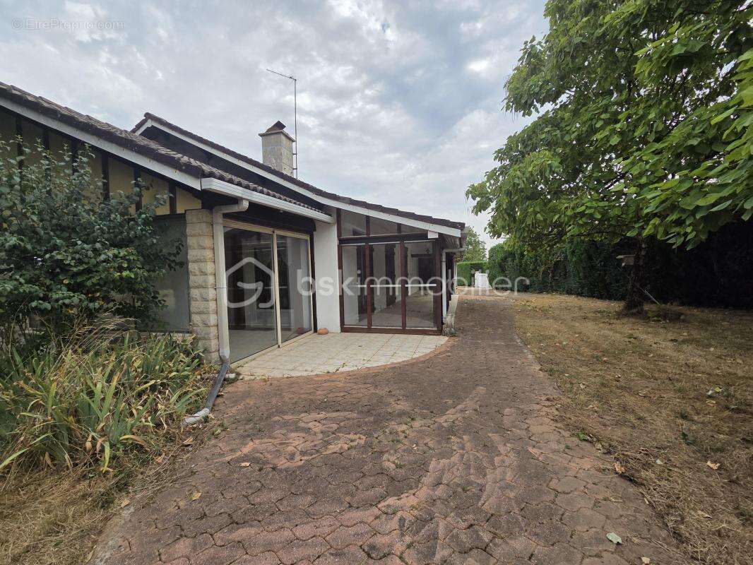 Maison à LIMALONGES