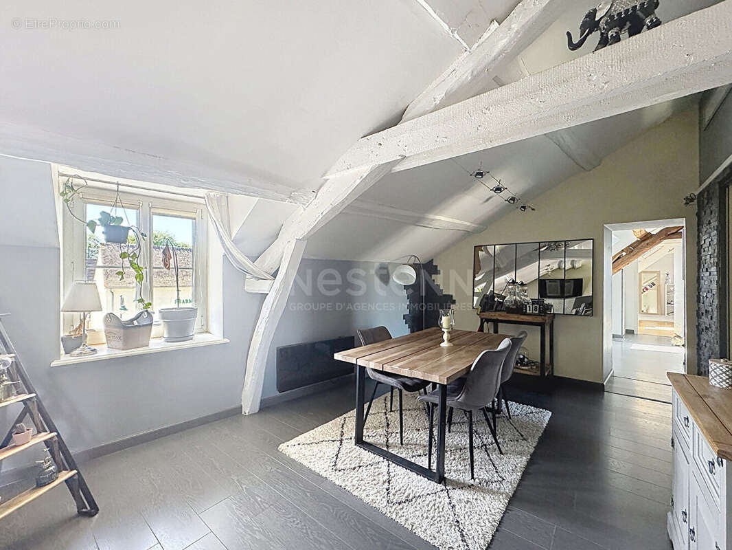 Appartement à LAMORLAYE