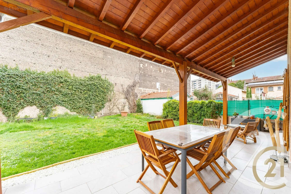 Maison à VILLEURBANNE