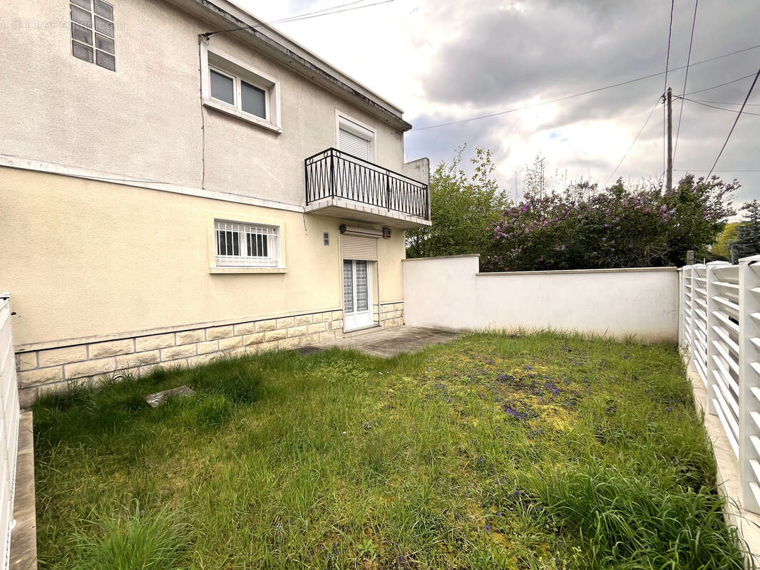 Appartement à PARAY-VIEILLE-POSTE