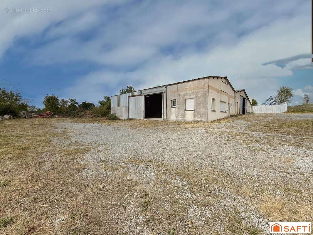 Photo 3 - Commerce à SAINT-LIN