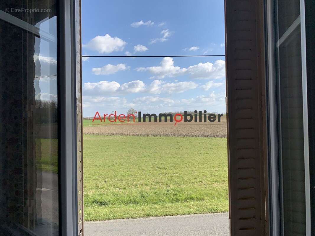 Maison à AMBLY-FLEURY