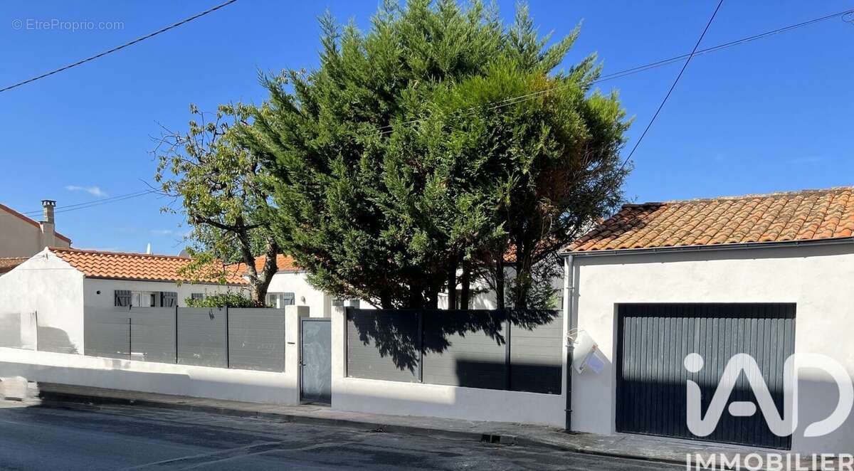 Maison 70 m² à Rochefort  - photo 2