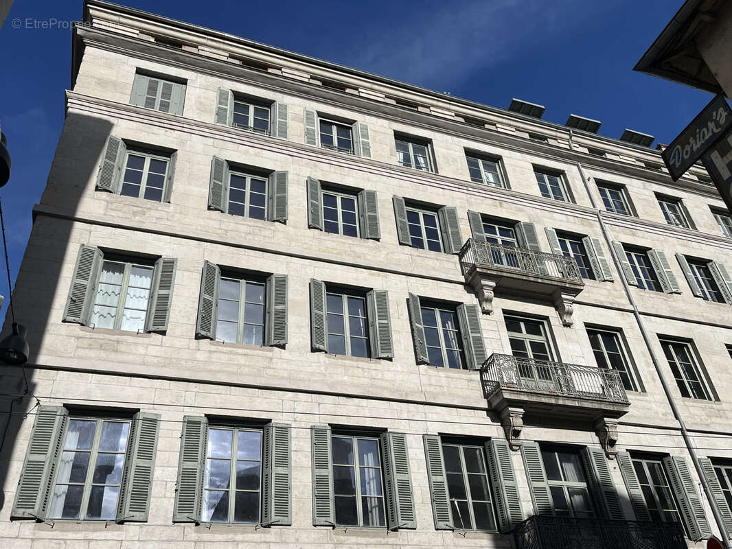 Appartement à SAINT-ETIENNE