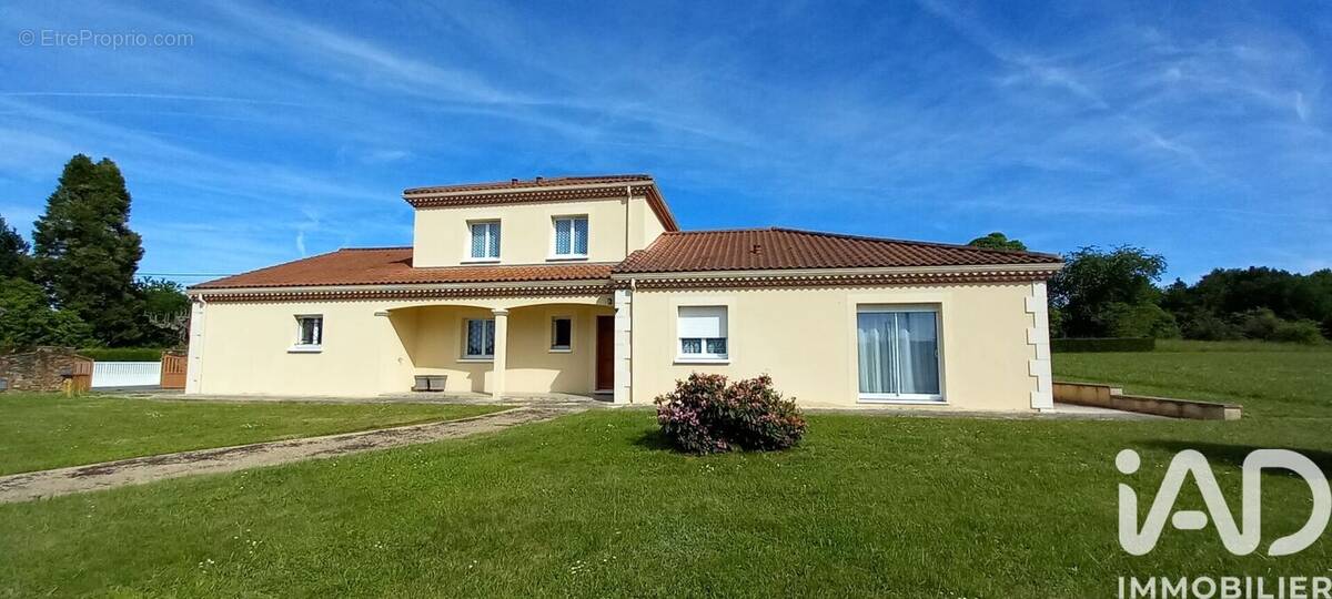 Photo 1 - Maison à LANOUAILLE