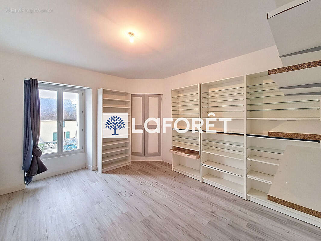 Maison à JOUY-LE-CHATEL