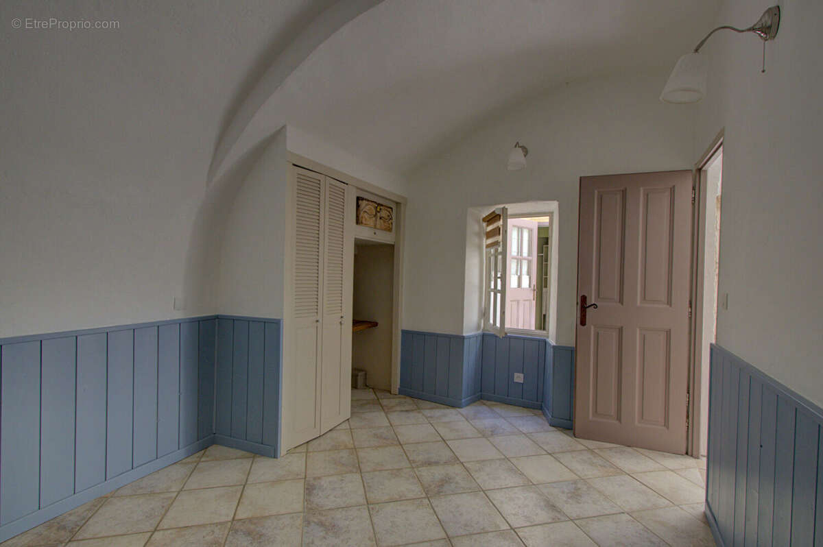 Maison à SAINT-PAUL-TROIS-CHATEAUX