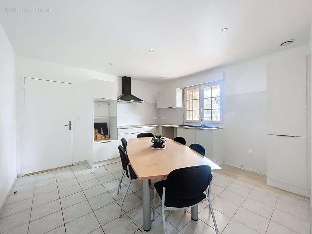 Maison à DREMIL-LAFAGE