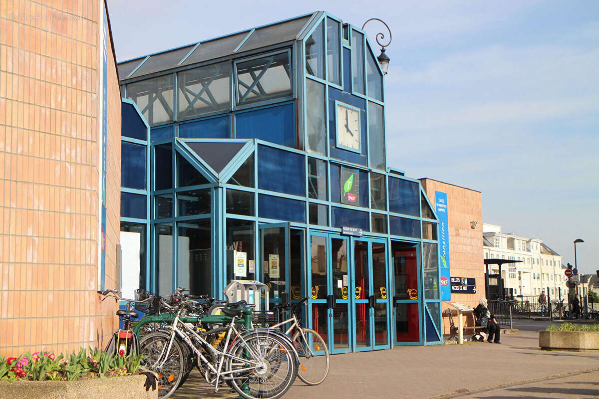 Commerce à MAISONS-LAFFITTE