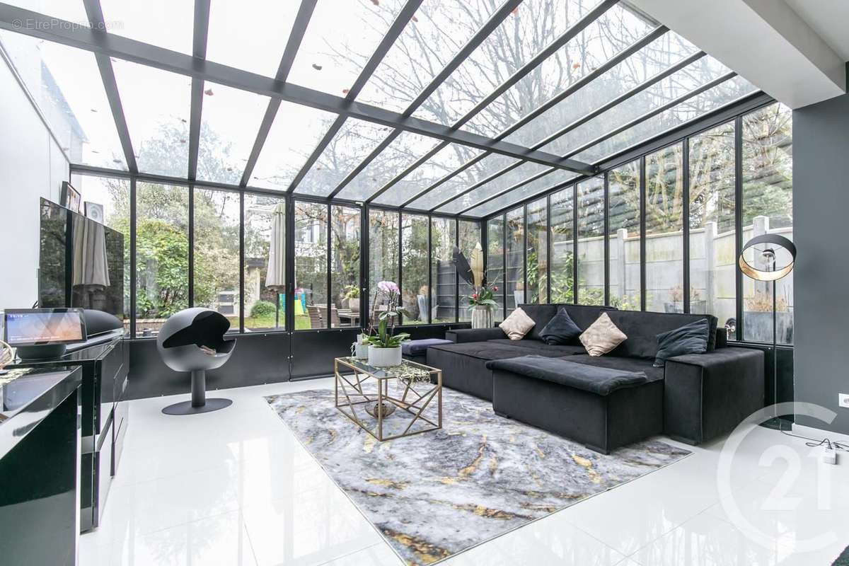 Maison à SAINT-MAUR-DES-FOSSES