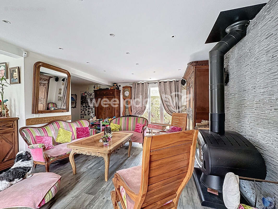 Maison à NEUVILLE-SUR-OISE