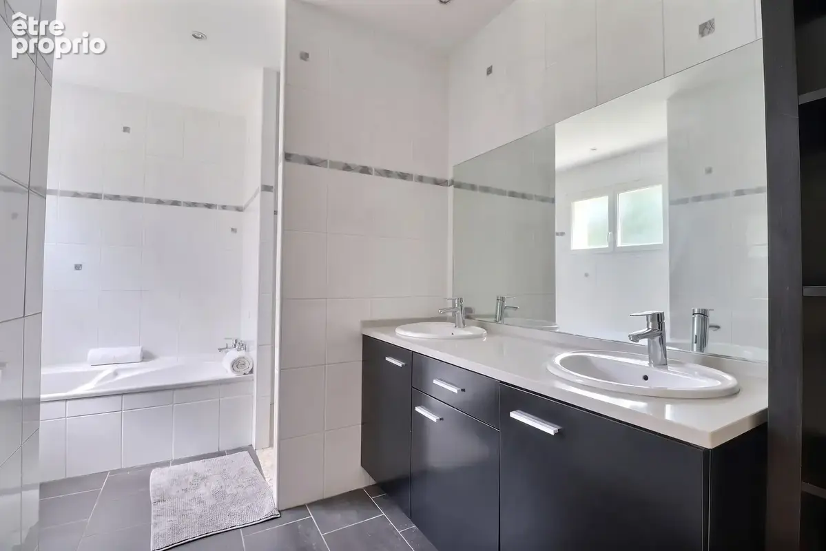 maison 5 pièces - 155 m² - Landiras - photo 9