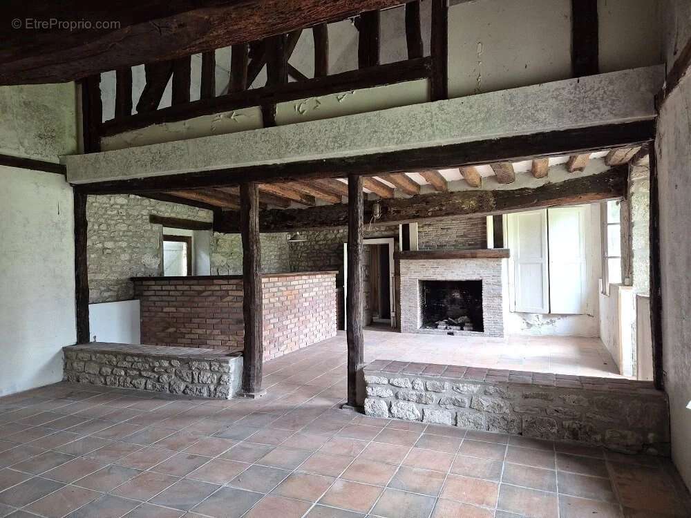 Maison à BEAUNE-LA-ROLANDE
