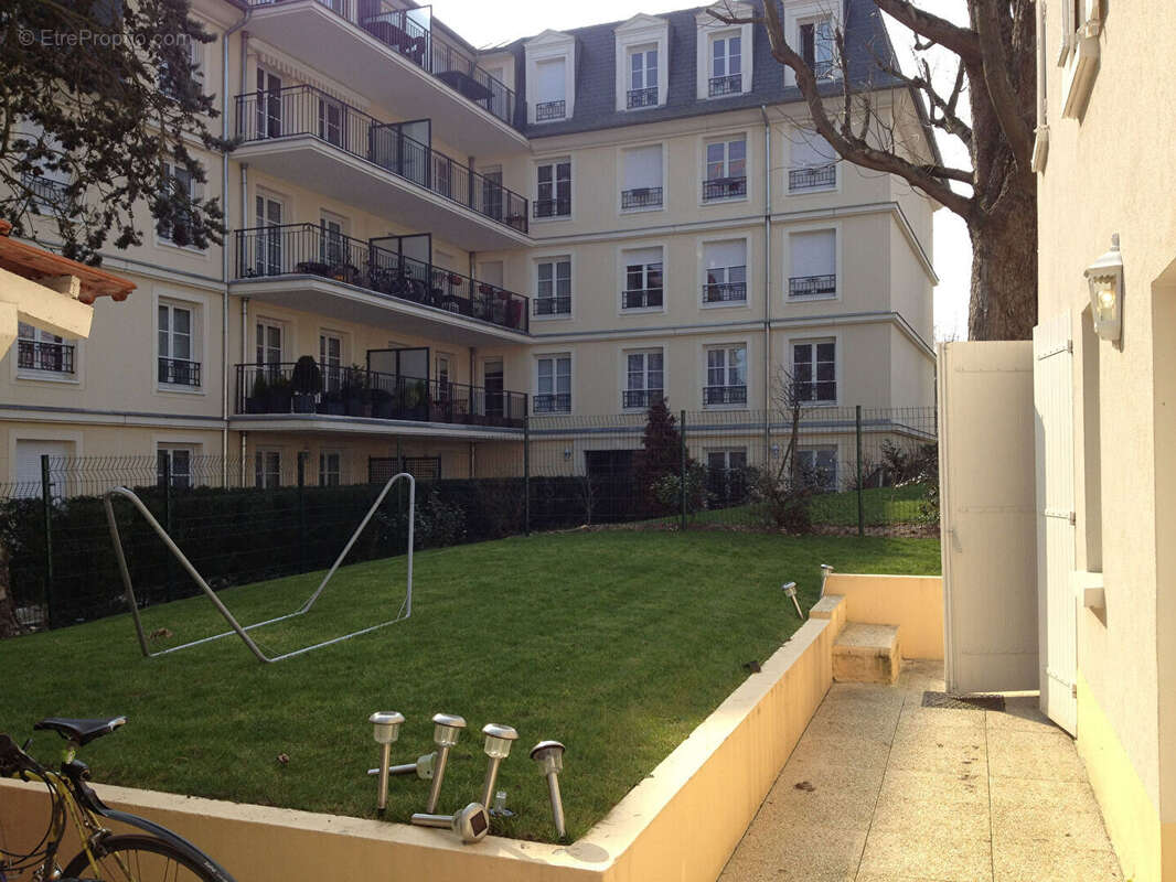 Appartement à SAINT-NOM-LA-BRETECHE