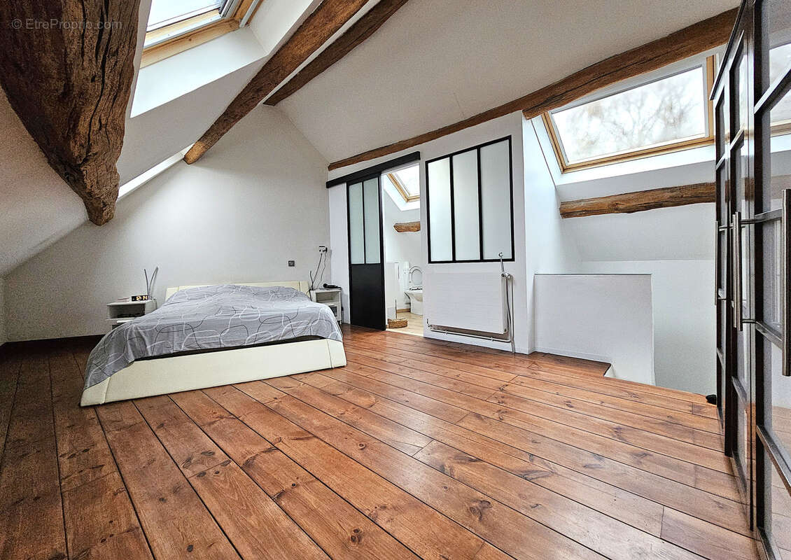 Maison à CRECY-LA-CHAPELLE