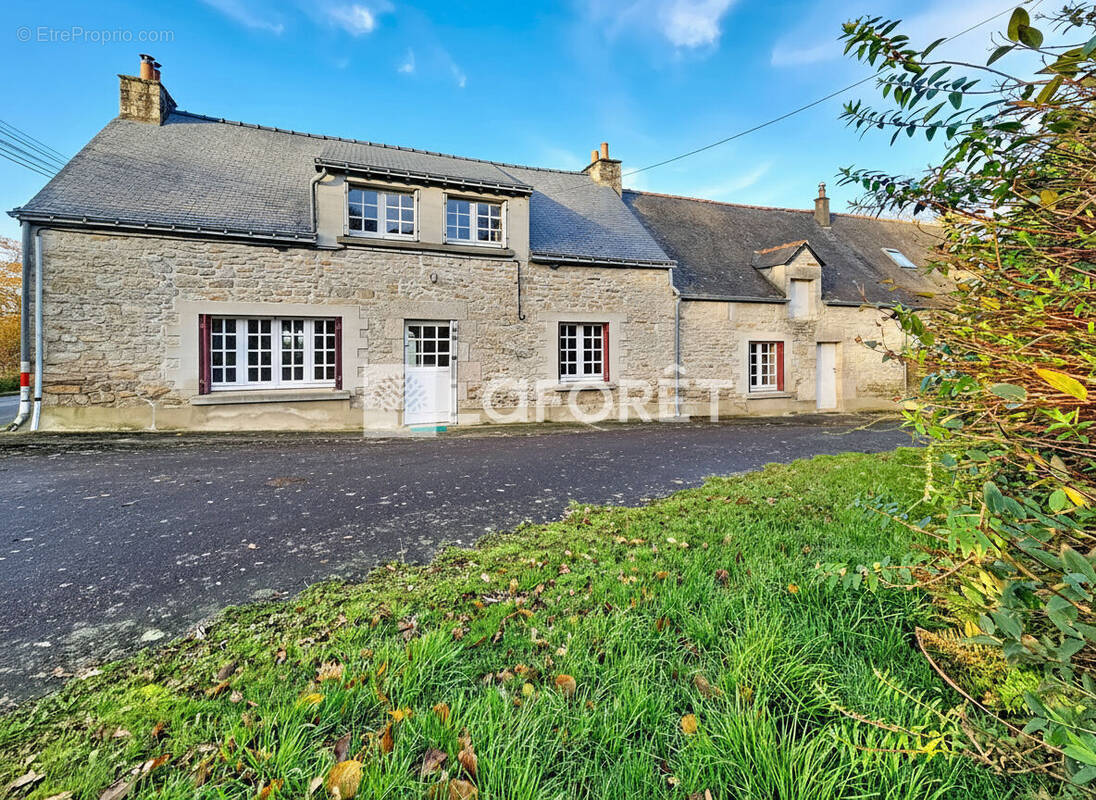 Maison à SAINT-SERVANT