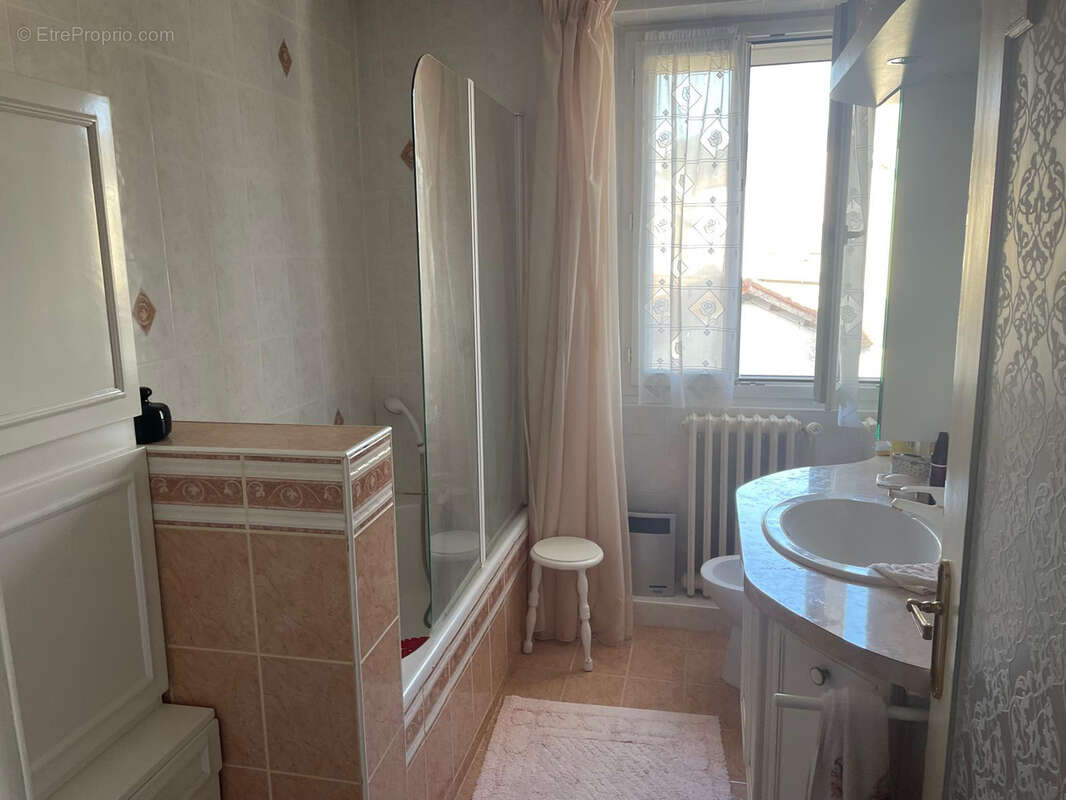 Immeuble avec terrain attenant - photo 4