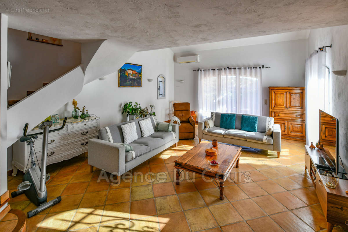 Maison à PEYMEINADE