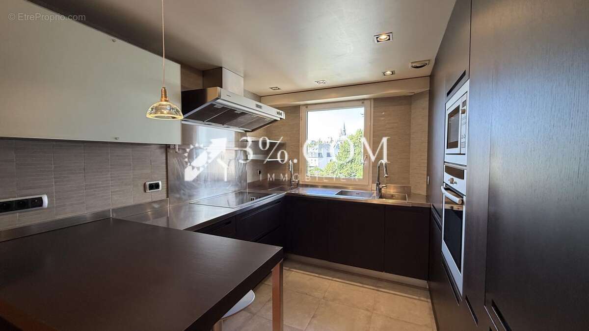 Situé sur le port de Saint-Goustan, à Auray, cet appartement - photo 4
