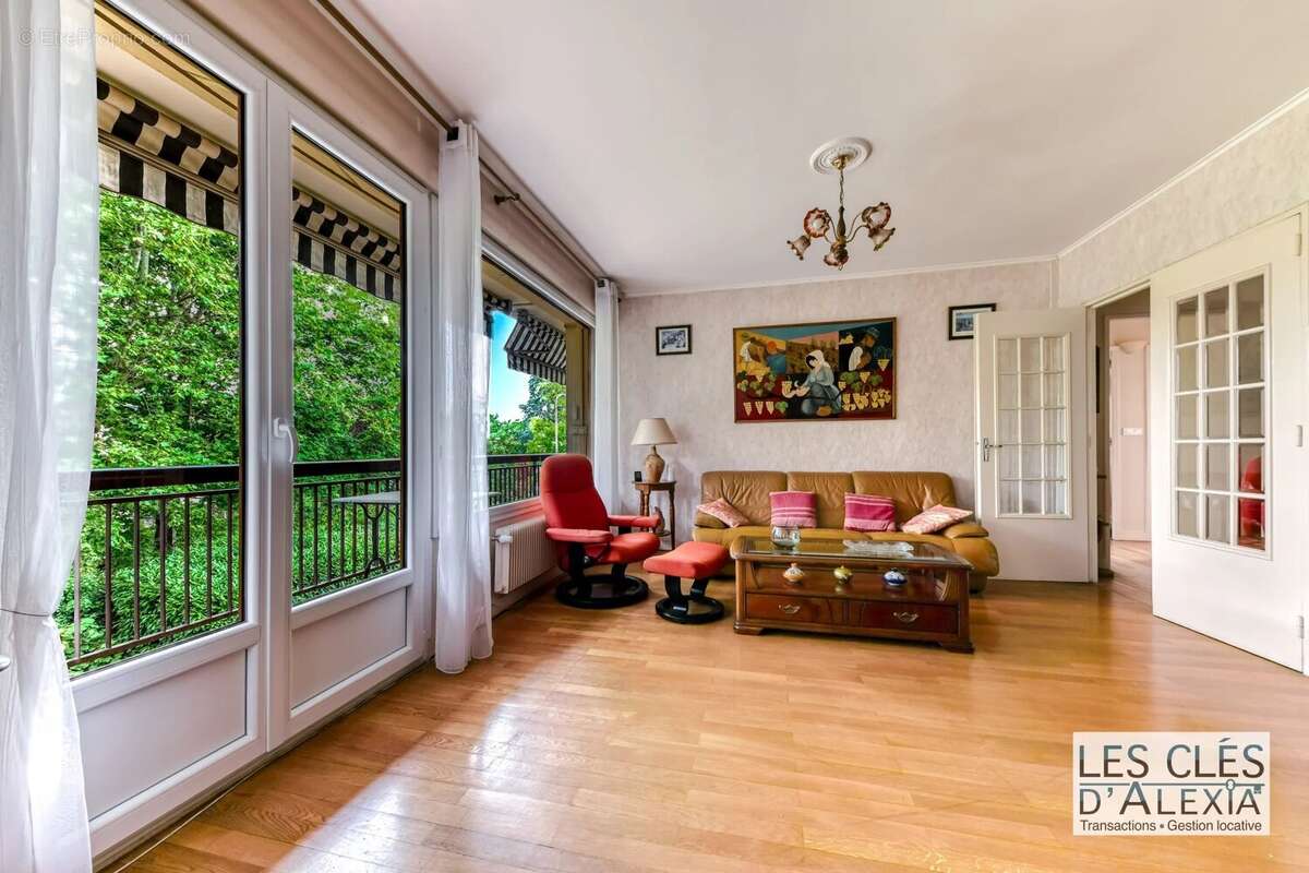 T3 traversant Est/Ouest 78,29 m² /balcon / Garage - photo 9
