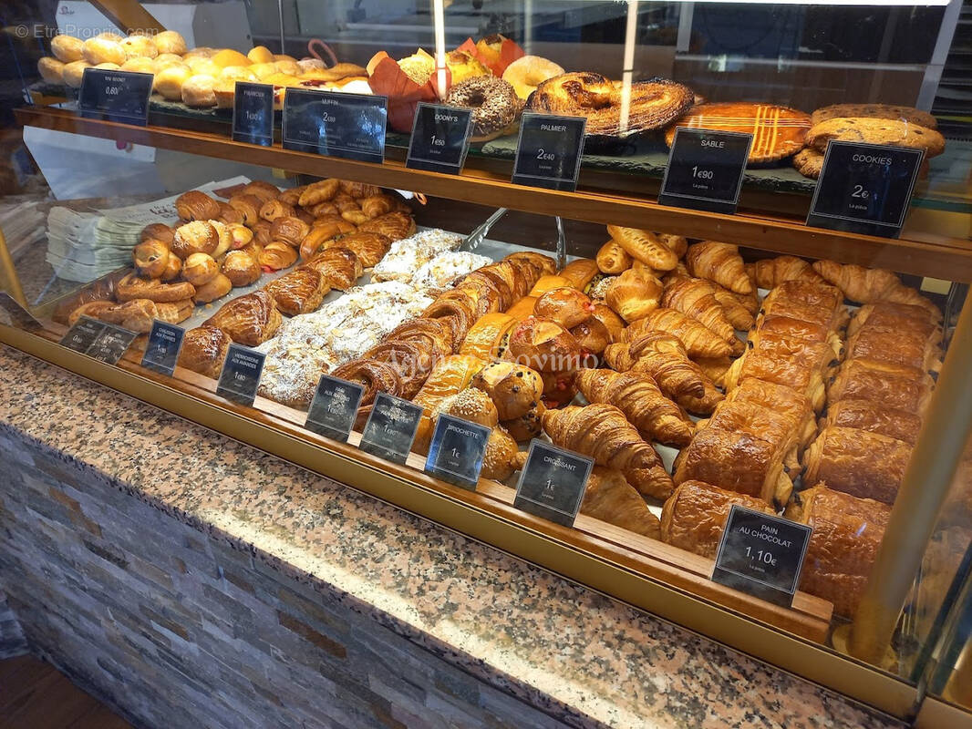 Commerce à VALLAURIS