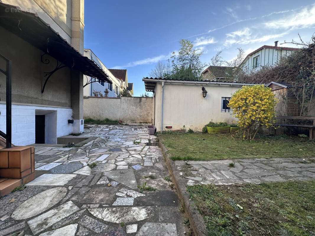 Maison à SAINT-MAUR-DES-FOSSES