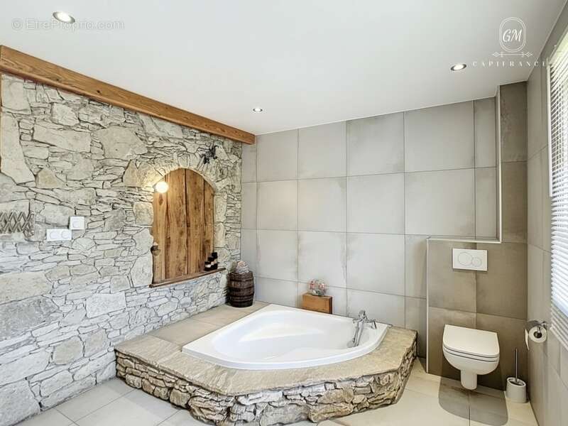 Maison à LA CHAPELLE-SAINT-MARTIN