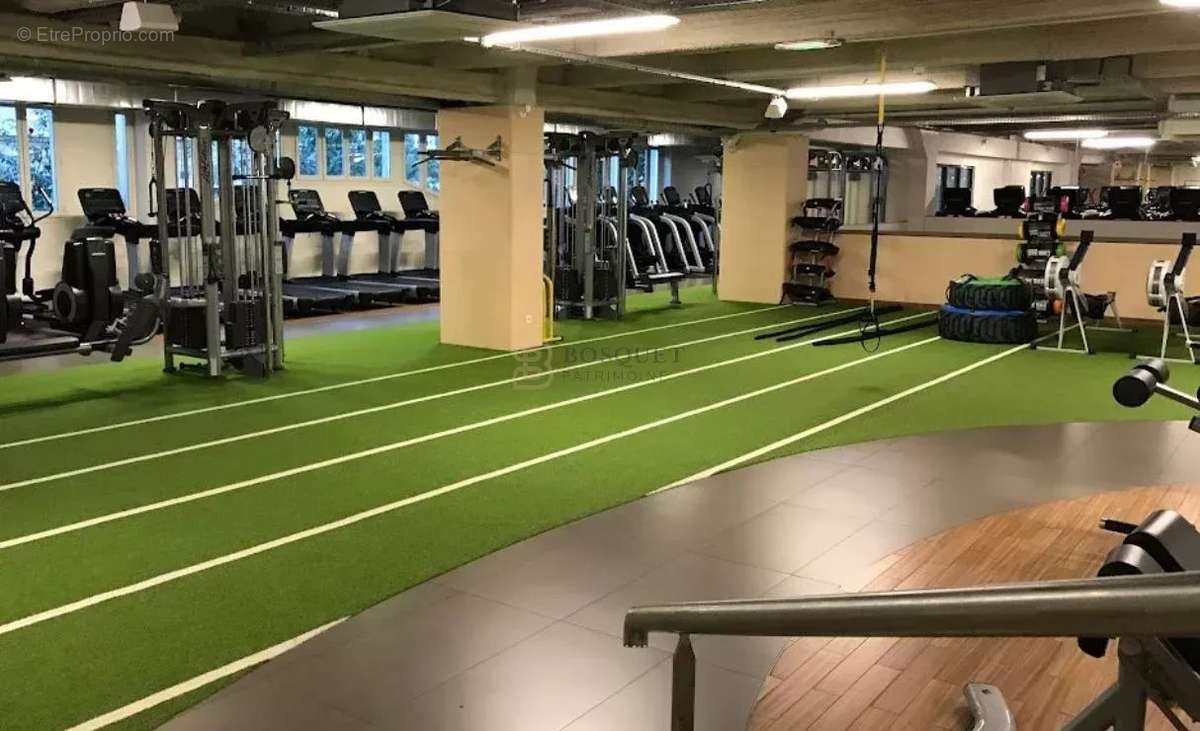 Commerce à PARIS-17E