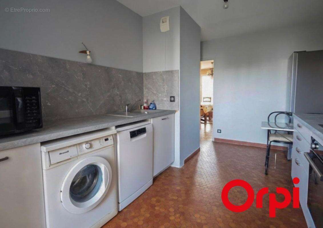 Appartement à LYON-8E
