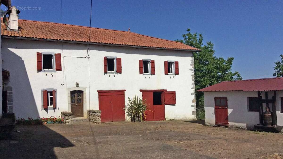 Maison à LOHITZUN-OYHERCQ