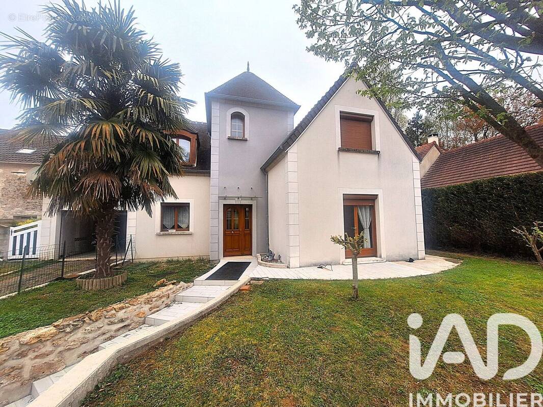 Photo 1 - Maison à SAINT-CYR-SUR-MORIN