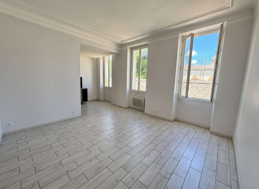 Appartement à MARSEILLE-5E