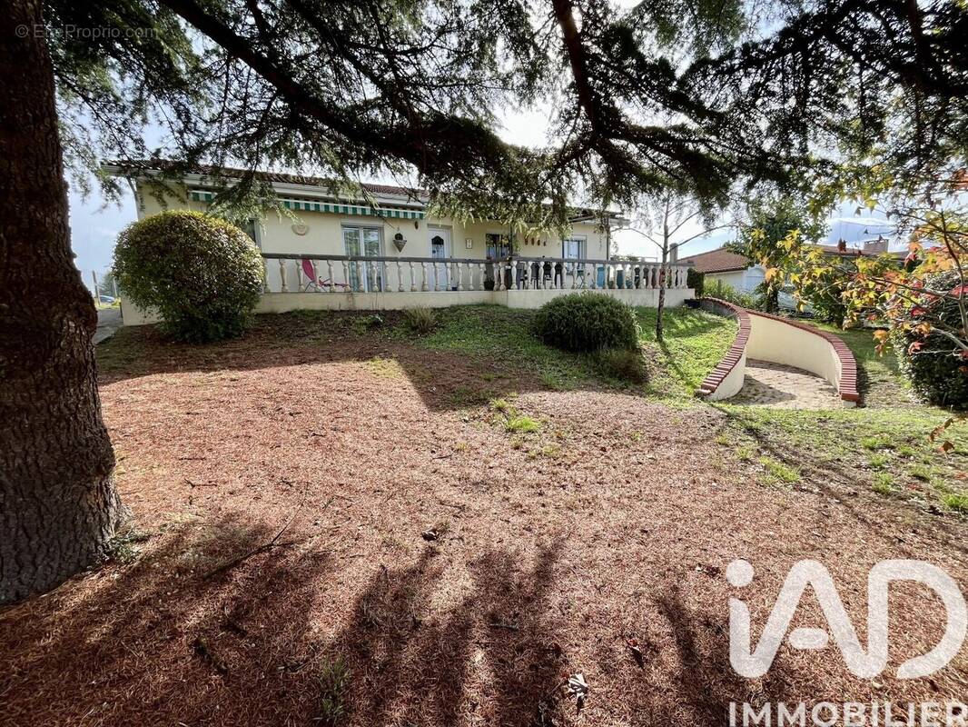 Photo 1 - Maison à SAINT-CAPRAIS-DE-BORDEAUX