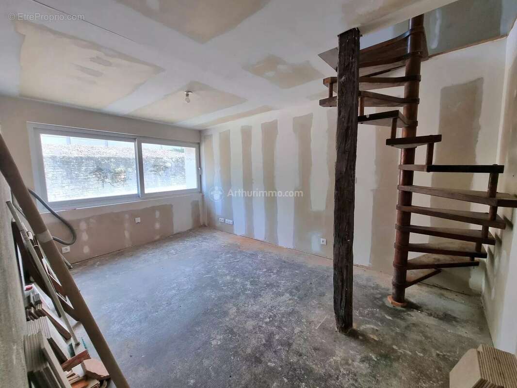 Appartement à HARREVILLE-LES-CHANTEURS