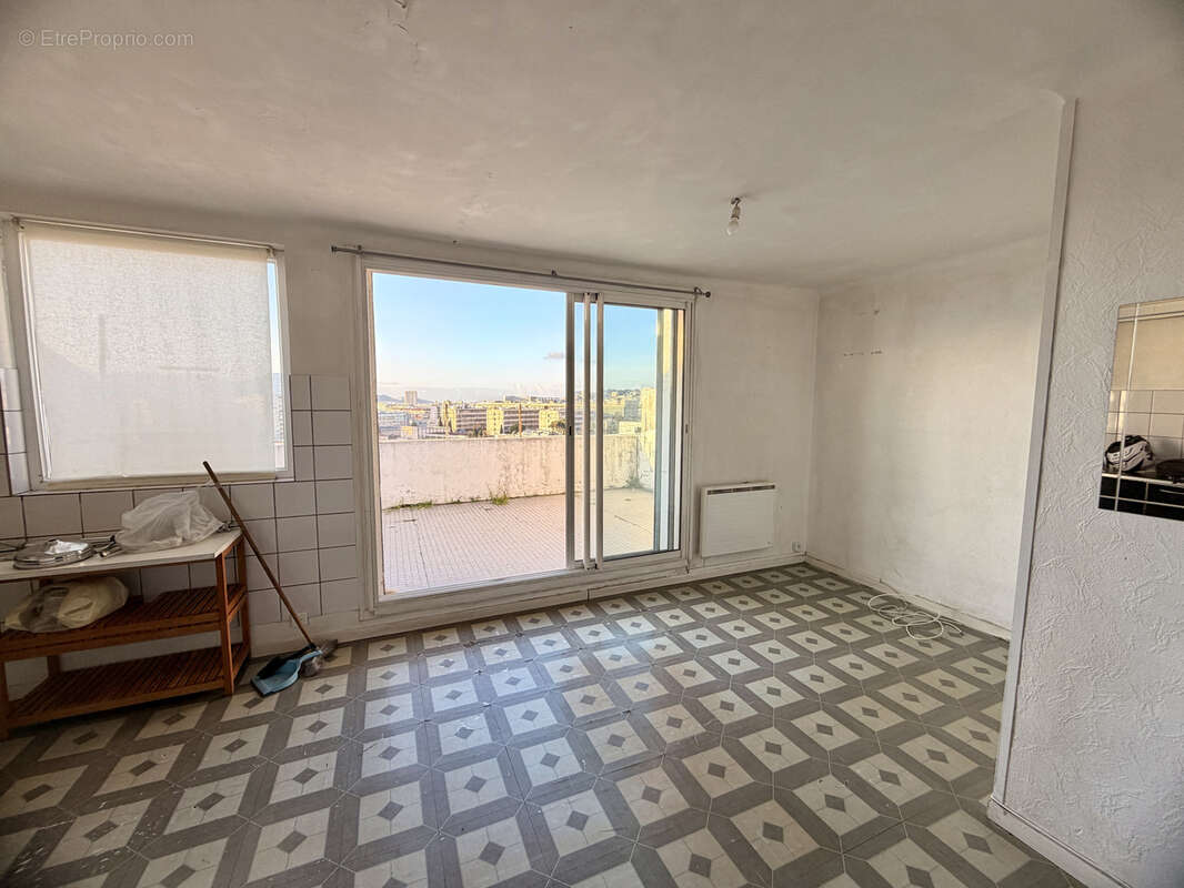 Appartement à MARSEILLE-5E