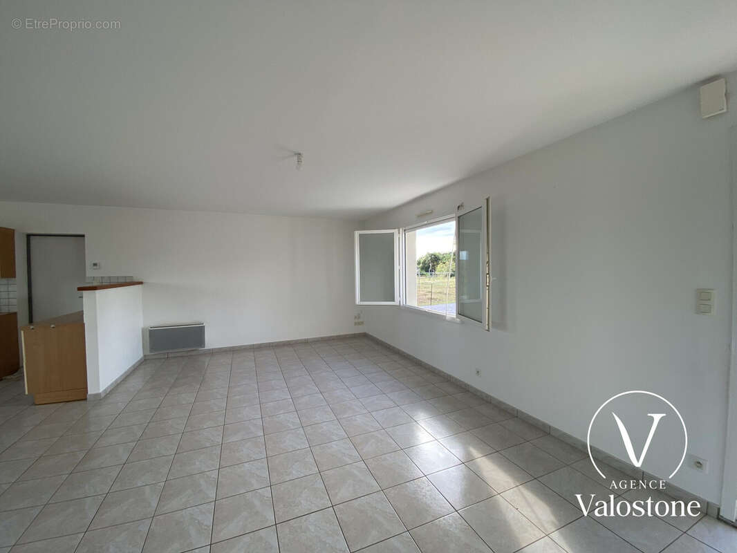 Maison 92 m² à Nassiet  - photo 4