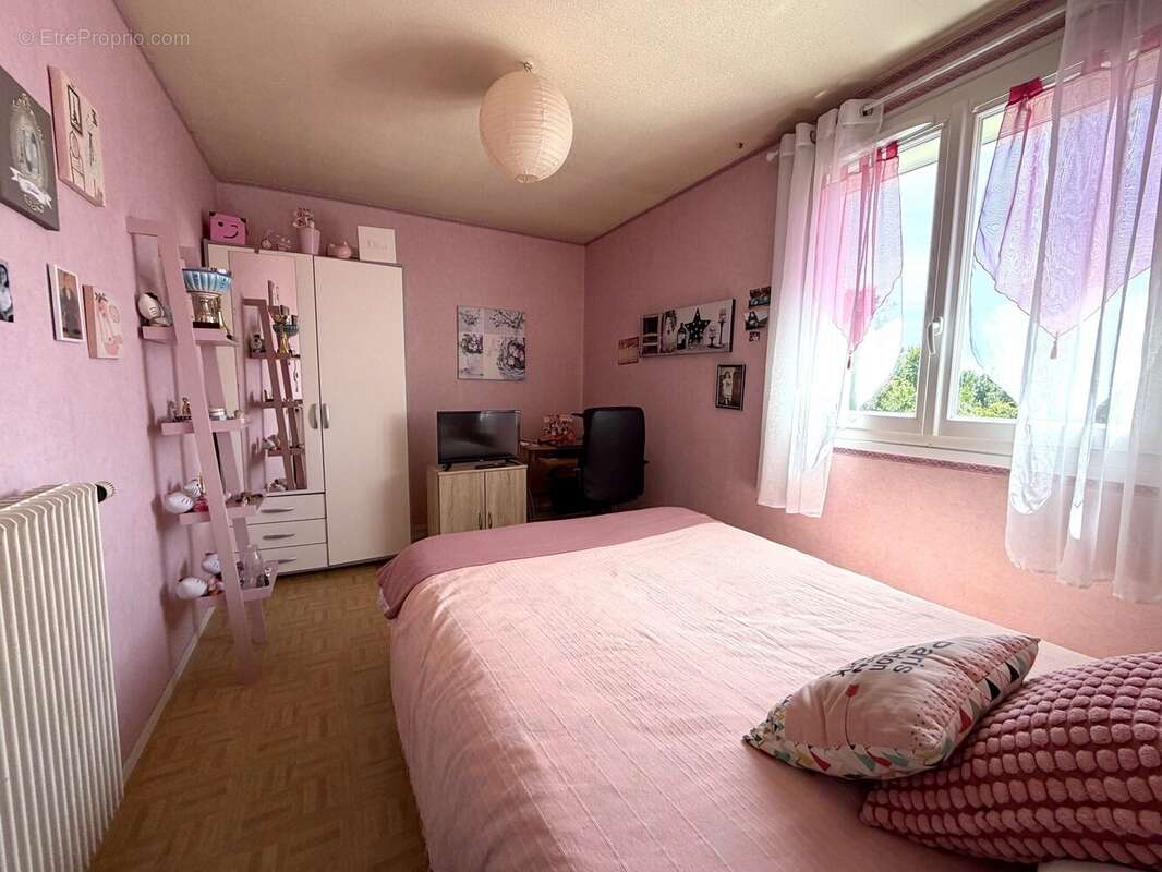 Appartement à LA CHAPELLE-SAINT-MESMIN