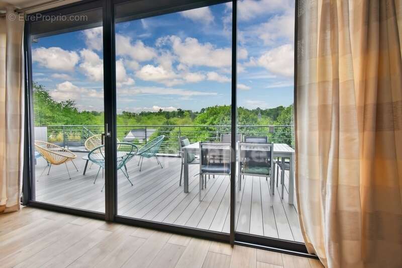 Maison à MONTREUIL-SOUS-PEROUSE