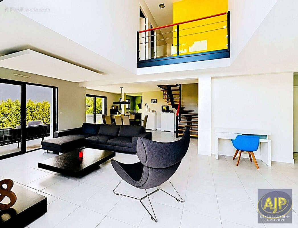 Maison Orvault Bourg,152 m², 5 Chambres, - photo 2