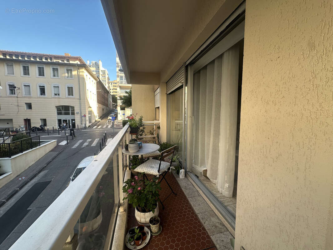 Appartement à MARSEILLE-7E