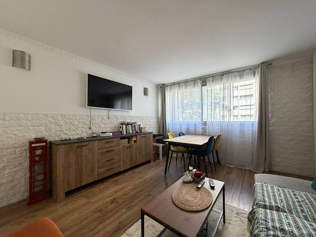 Appartement à LE BLANC-MESNIL