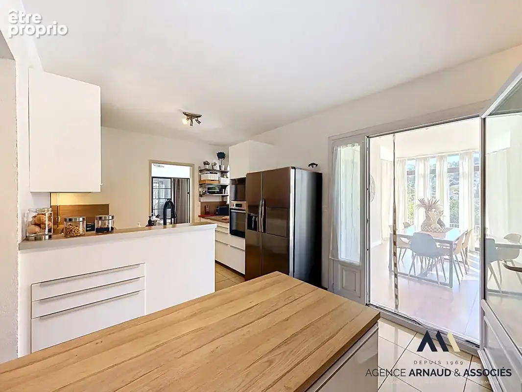 Propriété avec vue dégagée sur un terrain en restanques avec piscine et 2 logements indépendants - photo 8