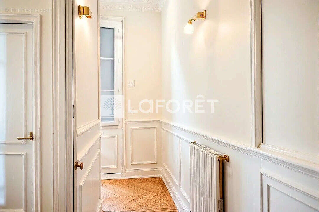 Appartement à PARIS-7E