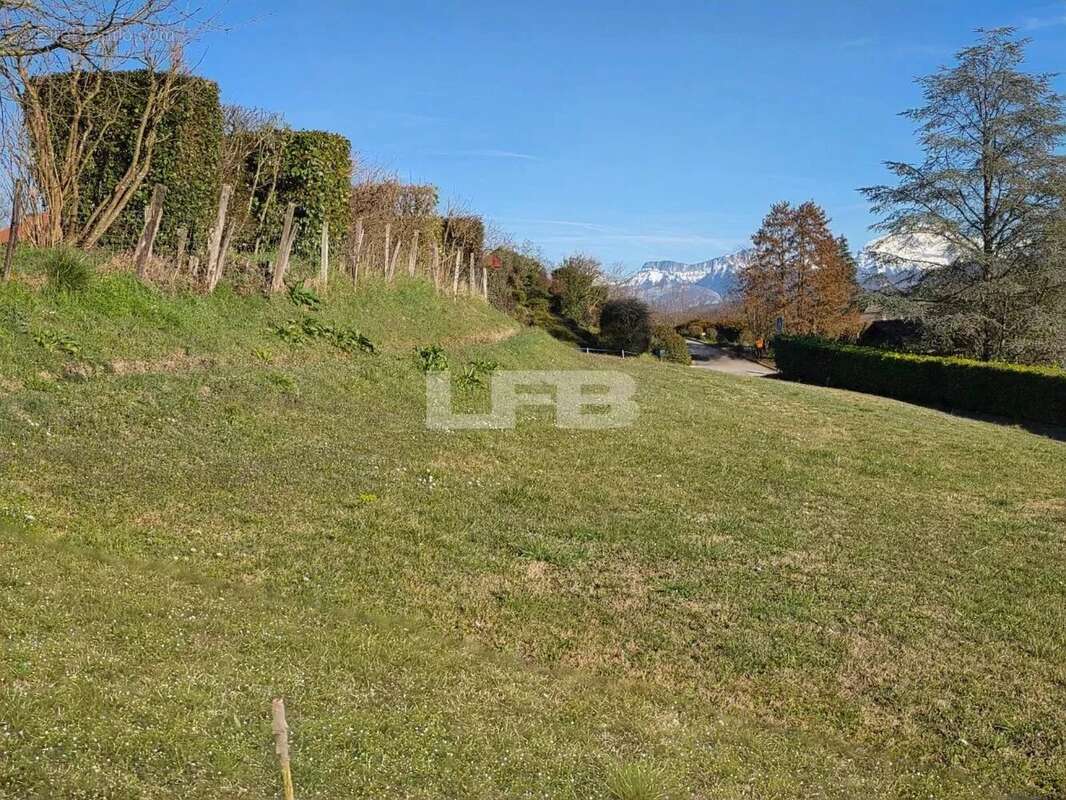 Terrain à HAUTEVILLE-SUR-FIER