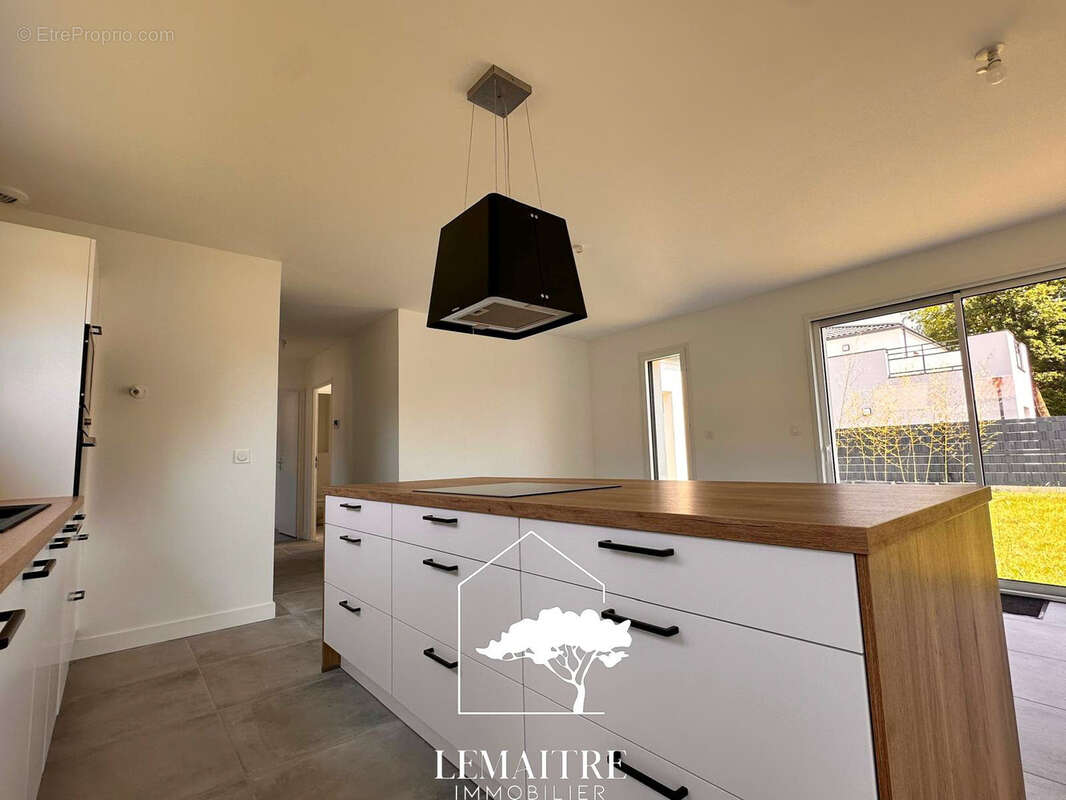 Maison à LES MATHES