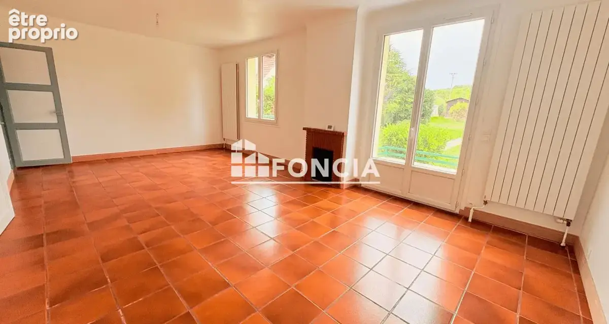 Maison avec sous-sol total, grand terrain clos et gare à proximité ! - photo 6