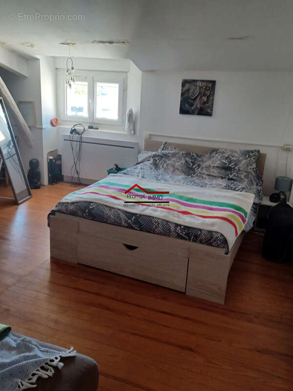 chambre 2° étage - Maison à LES MEES