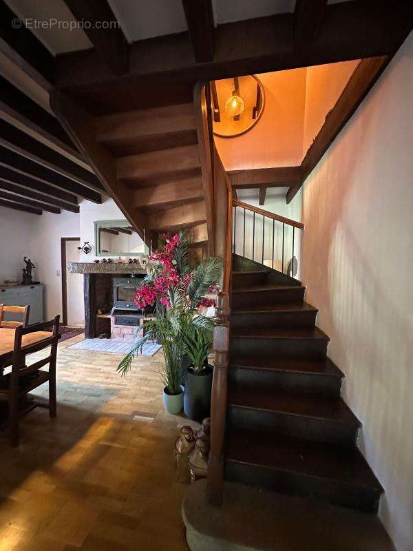 Maison à POMY