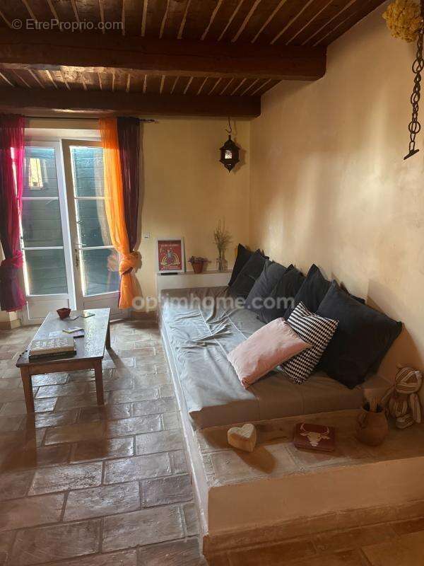 Villa provençale sur plus de 7 000 m² de terrain - photo 4