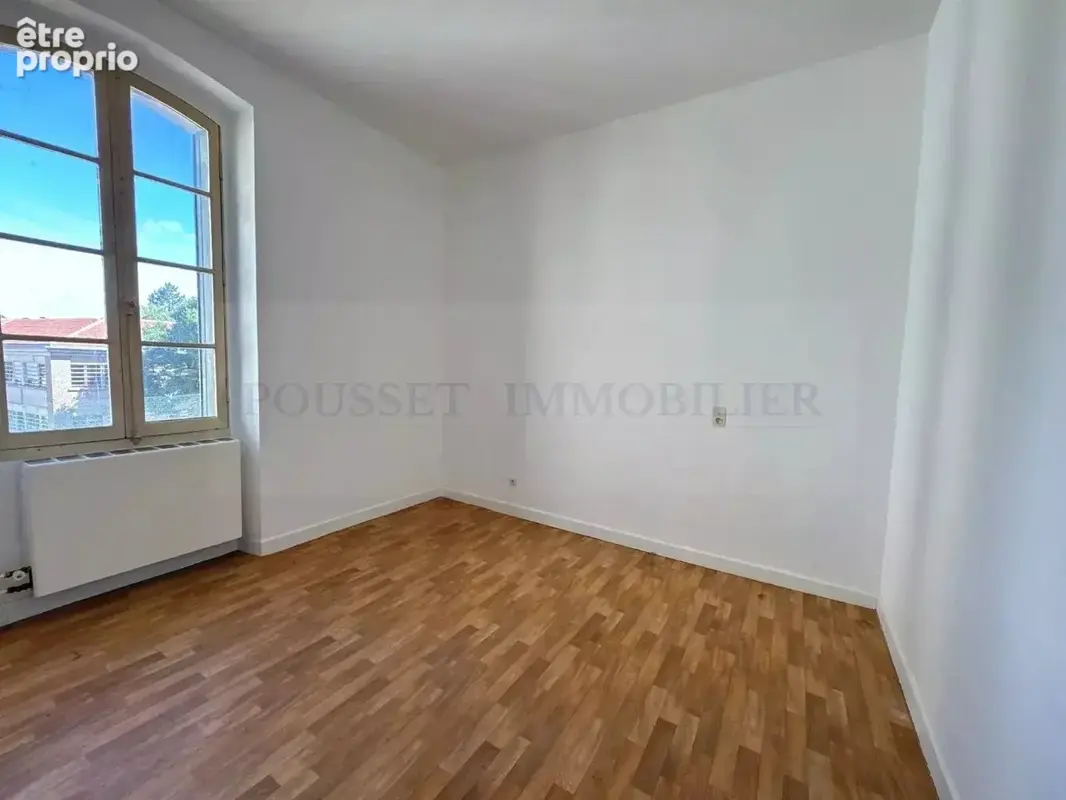 Propriété en pierre du XVIIIe siècle de 540 m² avec dépendances et jardin de 1989 m². - photo 9